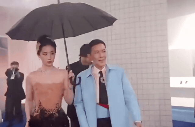 X&ocirc;n xao clip Lưu Diệc Phi sống hai mặt, c&oacute; th&aacute;i độ coi thường đ&agrave;n em g&acirc;y "n&oacute;ng mắt" giữa sự kiện- Ảnh 2.