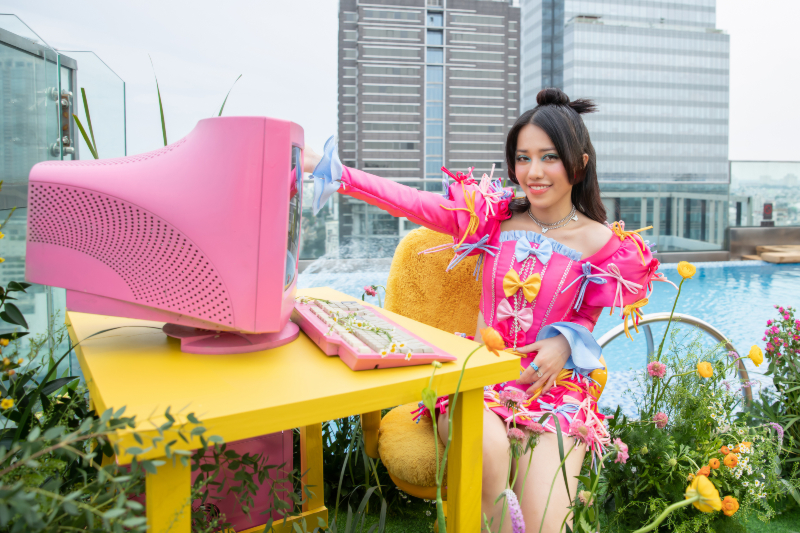 Nữ ca sĩ SN 1994 qu&ecirc; Bắc Ninh b&aacute;n h&agrave;ng online kiếm sống, bạo chi 5 tỷ sang Mỹ l&agrave;m nhạc, đổi đời ngoạn mục- Ảnh 4.