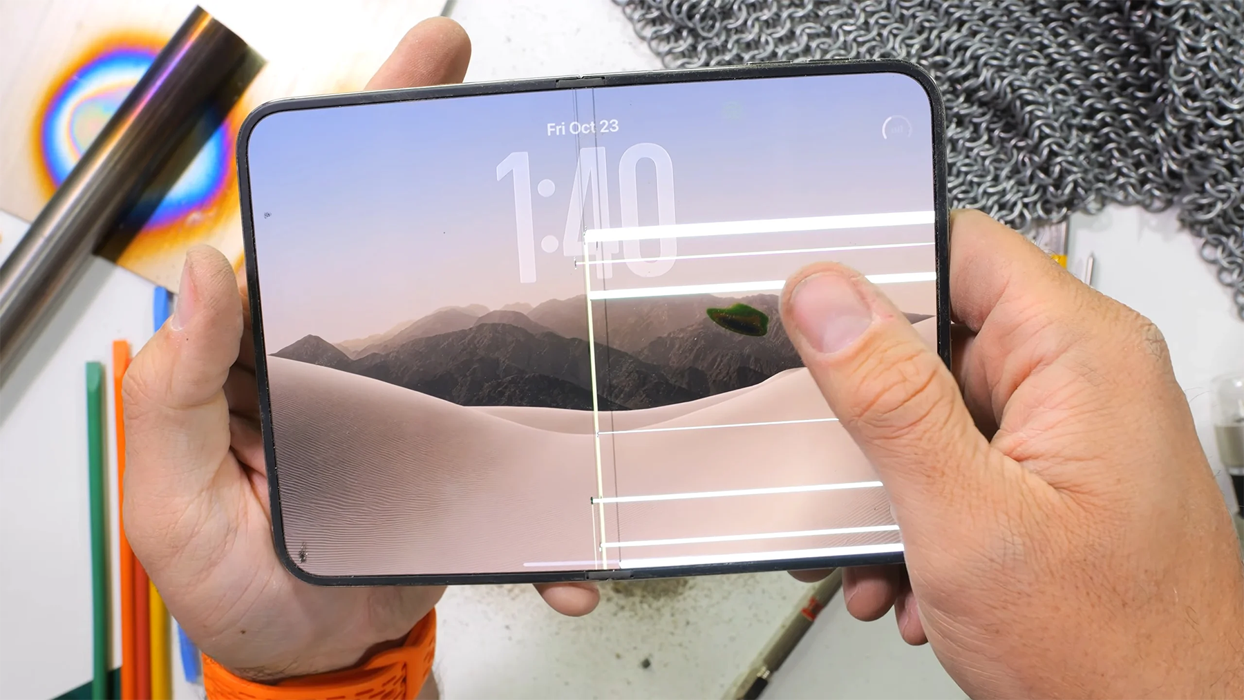 Mua iPhone Duo gi&aacute; từ 64,99 triệu đồng, lỡ nứt m&agrave;n h&igrave;nh th&igrave; sửa hết bao nhi&ecirc;u tiền? - Ảnh 1.