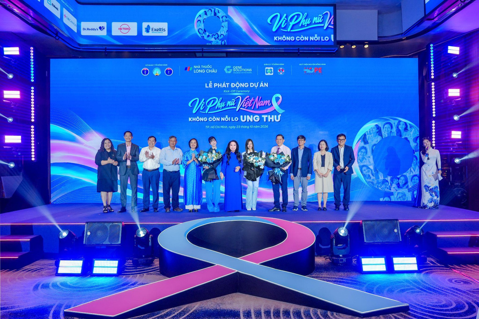 NSND Bạch Tuyết, Hari Won, Suboi và Châu Tuyết Vân đồng hành cùng dự án “Vì phụ nữ Việt Nam - Không còn nỗi lo ung thư” - Ảnh 1.