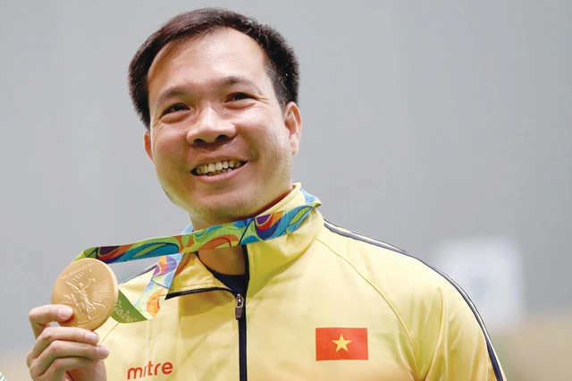 Ch&acirc;n dung Đại t&aacute; qu&acirc;n đội SN 1974 c&oacute; profile xịn vừa trở th&agrave;nh nguy&ecirc;n mẫu l&agrave;m phim- Ảnh 1.