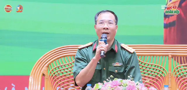 Ch&acirc;n dung Đại t&aacute; qu&acirc;n đội SN 1974 c&oacute; profile xịn vừa trở th&agrave;nh nguy&ecirc;n mẫu l&agrave;m phim- Ảnh 4.