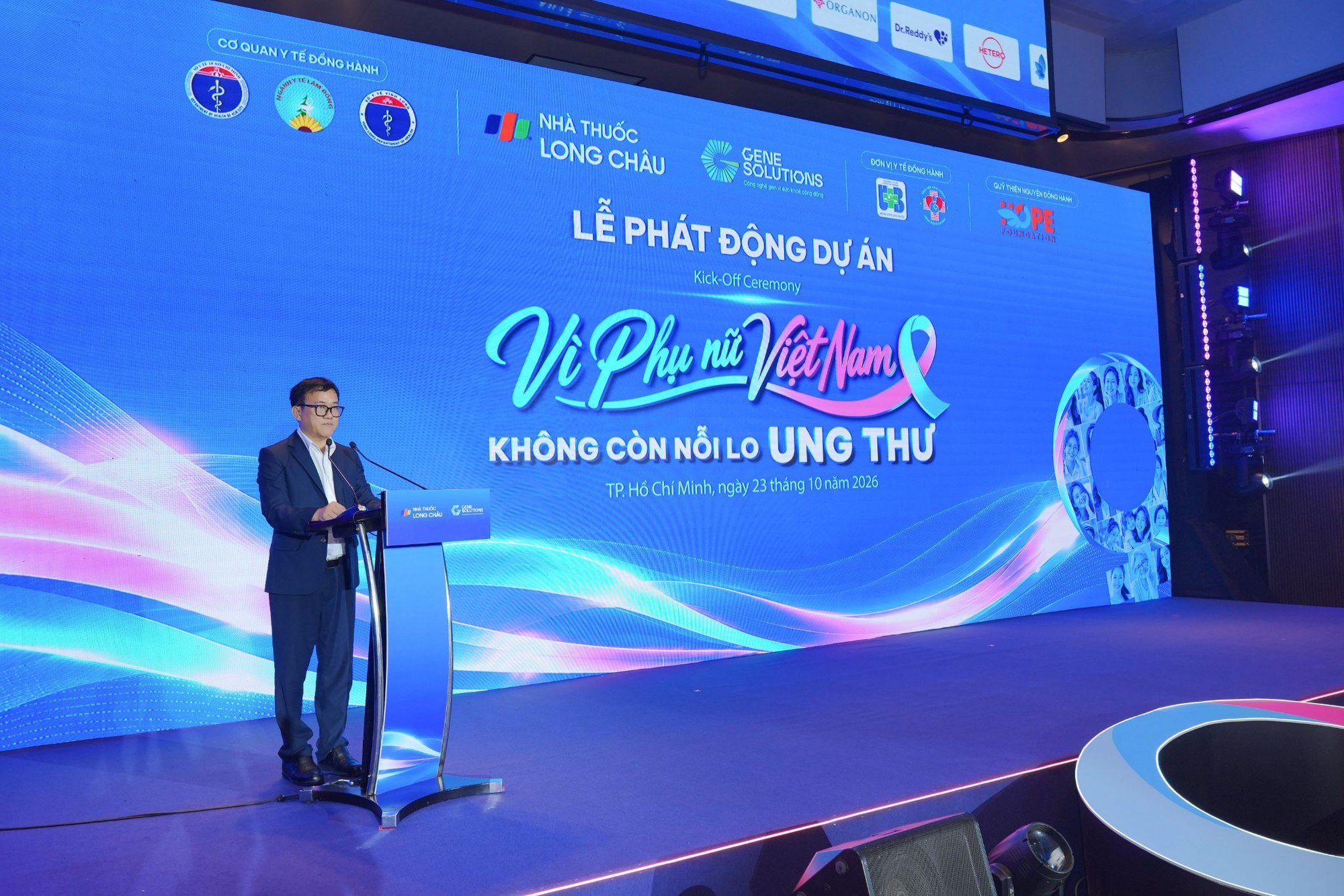 NSND Bạch Tuyết, Hari Won, Suboi và Châu Tuyết Vân đồng hành cùng dự án “Vì phụ nữ Việt Nam - Không còn nỗi lo ung thư” - Ảnh 5.