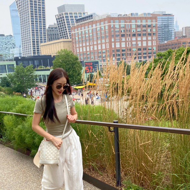 Th&aacute;i độ của Kim Tae Hee sau khi bị ch&ecirc; thừa c&acirc;n, thẩm mỹ lố- Ảnh 11.