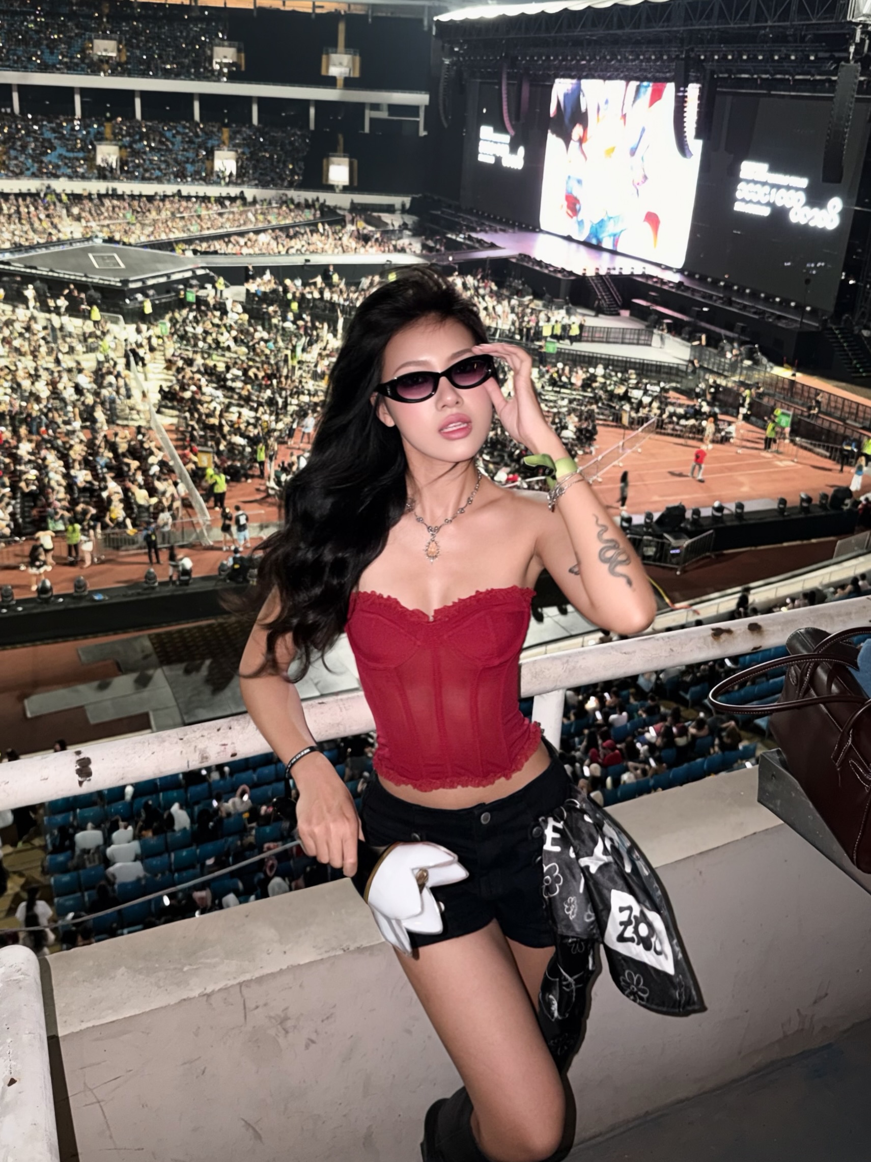 Tổng kết 2 ng&agrave;y 3 "&ocirc;ng ch&uacute;" BIGBANG tại H&agrave; Nội: D&agrave;n mỹ nh&acirc;n vẫn luỵ concert, viết cả t&acirc;m thư - Ảnh 15.