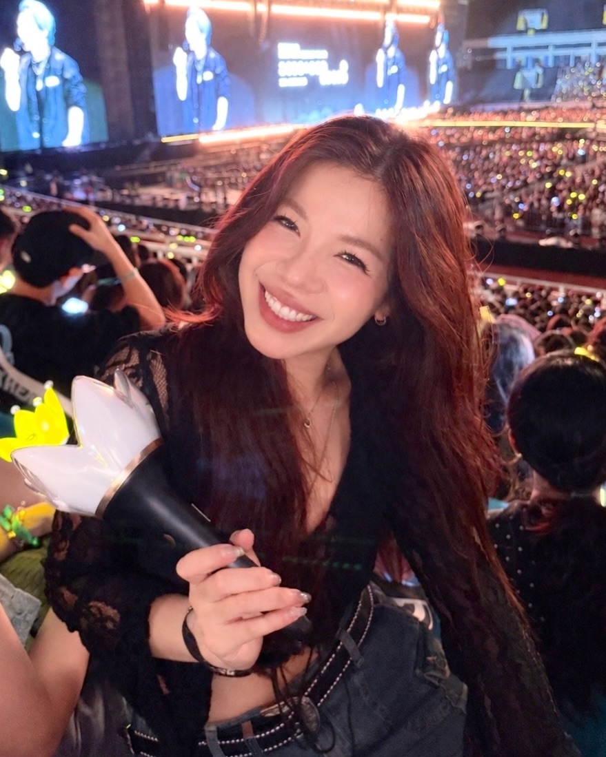 Tổng kết 2 ng&agrave;y 3 "&ocirc;ng ch&uacute;" BIGBANG tại H&agrave; Nội: D&agrave;n mỹ nh&acirc;n vẫn luỵ concert, viết cả t&acirc;m thư - Ảnh 9.