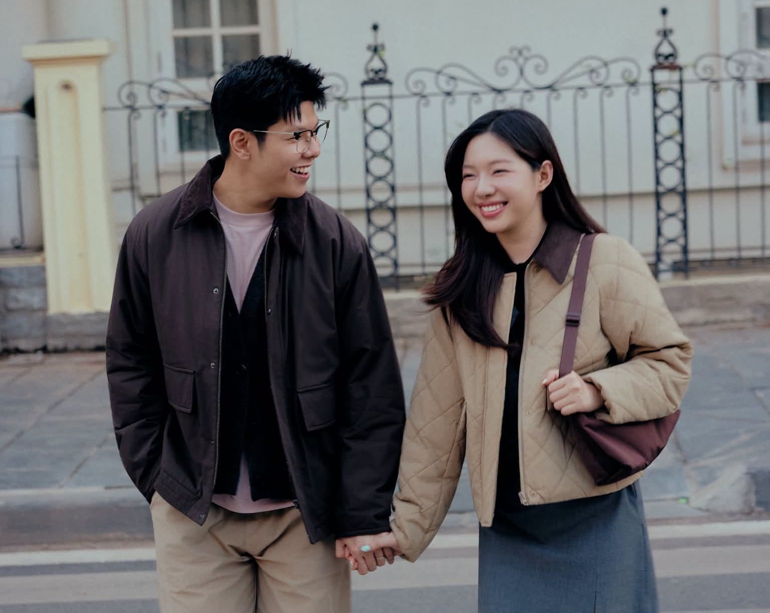 Lướt clip săn đồ Thu/Đ&ocirc;ng đang viral: Xếp hạng 6 chiếc &aacute;o UNIQLO hot hit nhất 2026 - Ảnh 4.