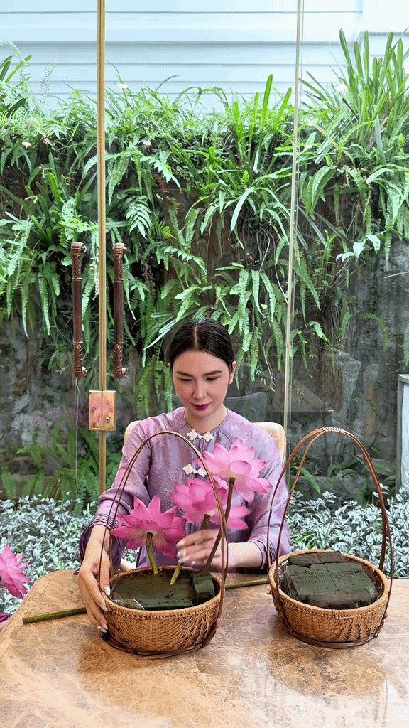 Ngắm đ&atilde; đời 5 b&igrave;nh hoa của "ph&uacute; b&agrave;" Ngọc Loan: Cả d&ograve;ng họ phải gật g&ugrave; khen kh&eacute;o!- Ảnh 3.