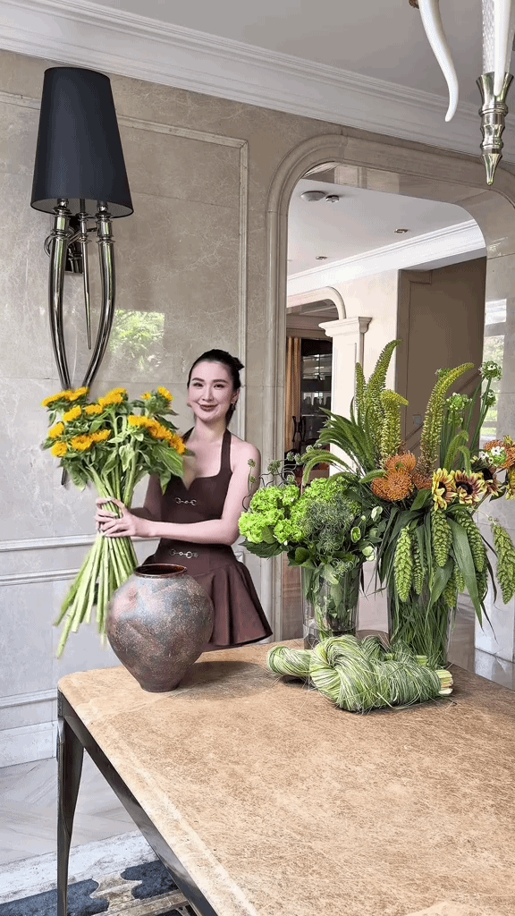 Ngắm đ&atilde; đời 5 b&igrave;nh hoa của "ph&uacute; b&agrave;" Ngọc Loan: Cả d&ograve;ng họ phải gật g&ugrave; khen kh&eacute;o!- Ảnh 6.