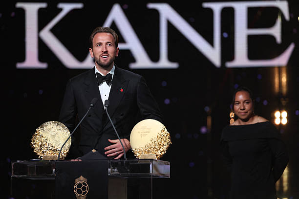Harry Kane 33 tuổi nhận Quả bóng Vàng: Những nỗ lực âm thầm rồi cũng đơm hoa kết trái- Ảnh 1.