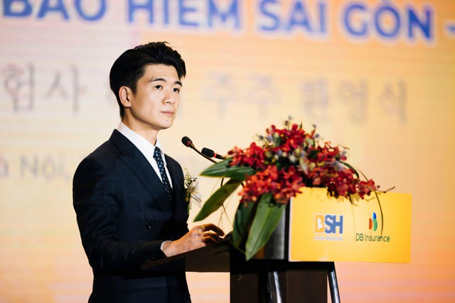 Việt Nam c&oacute; gia đ&igrave;nh doanh nh&acirc;n gi&agrave;u c&oacute; với 2 con trai đều l&agrave; thạc sĩ Anh Quốc: Anh sinh năm 1989 l&agrave; Ph&oacute; Chủ tịch Hội đồng quản trị ng&acirc;n h&agrave;ng, em sinh năm 1995 l&agrave;m Chủ tịch h&atilde;ng h&agrave;ng kh&ocirc;ng- Ảnh 4.