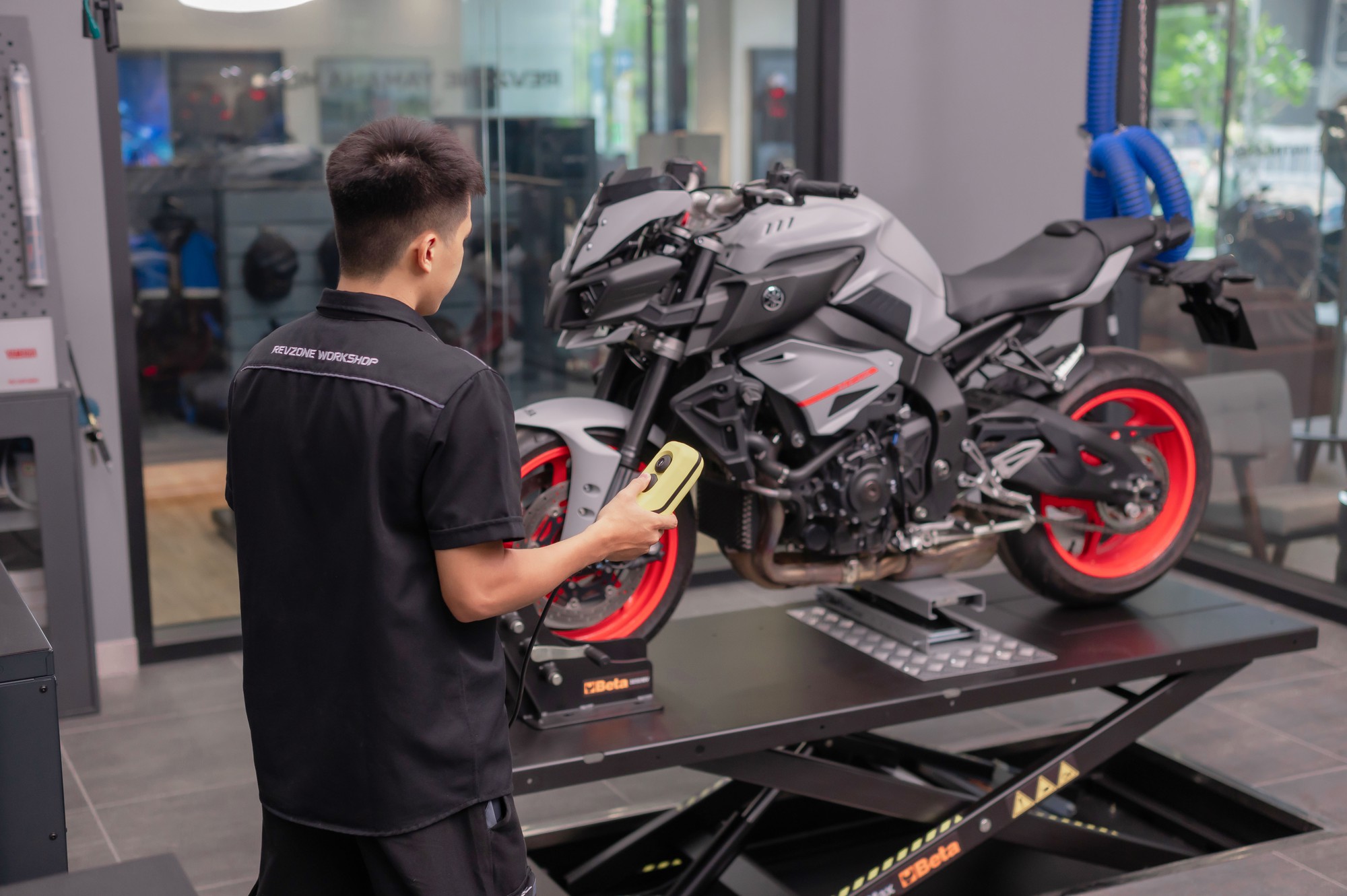 &rlm;Đảo chiều khu&ocirc;n mẫu, chọn MT-Series 2026 được Revzone Yamaha Motor ph&acirc;n phối ch&iacute;nh h&atilde;ng&rlm; - Ảnh 9.