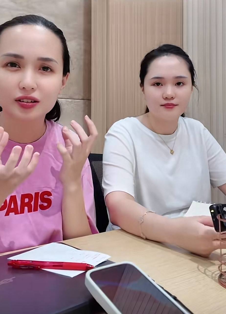 2 &aacute;i nữ nh&agrave; cựu Chủ tịch CLB S&agrave;i G&ograve;n c&ocirc;ng khai gi&aacute; một buổi đi mua sắm, m&agrave;n l&ecirc;n đồ g&acirc;y b&agrave;n t&aacute;n - Ảnh 4.