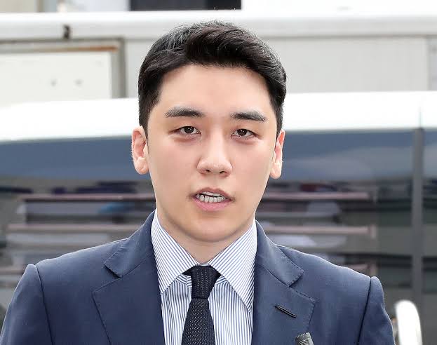 Seungri kết h&ocirc;n v&agrave; l&ecirc;n chức bố c&ugrave;ng l&uacute;c- Ảnh 2.