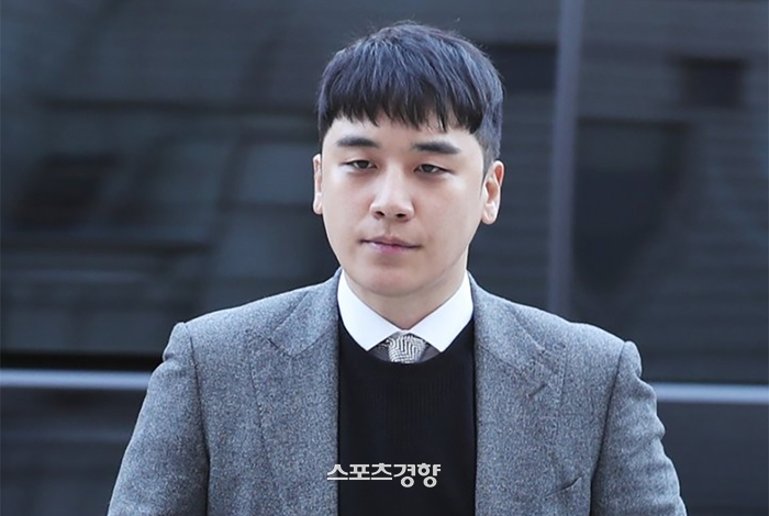 Seungri kết h&ocirc;n v&agrave; l&ecirc;n chức bố c&ugrave;ng l&uacute;c- Ảnh 3.