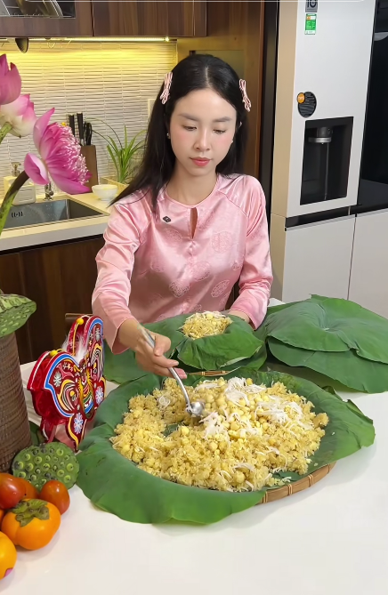 M&acirc;m cơm nh&agrave; của người đẹp miền T&acirc;y lấy chồng Tiến sĩ, đ&aacute;m cưới đeo 13 c&acirc;y v&agrave;ng- Ảnh 8.