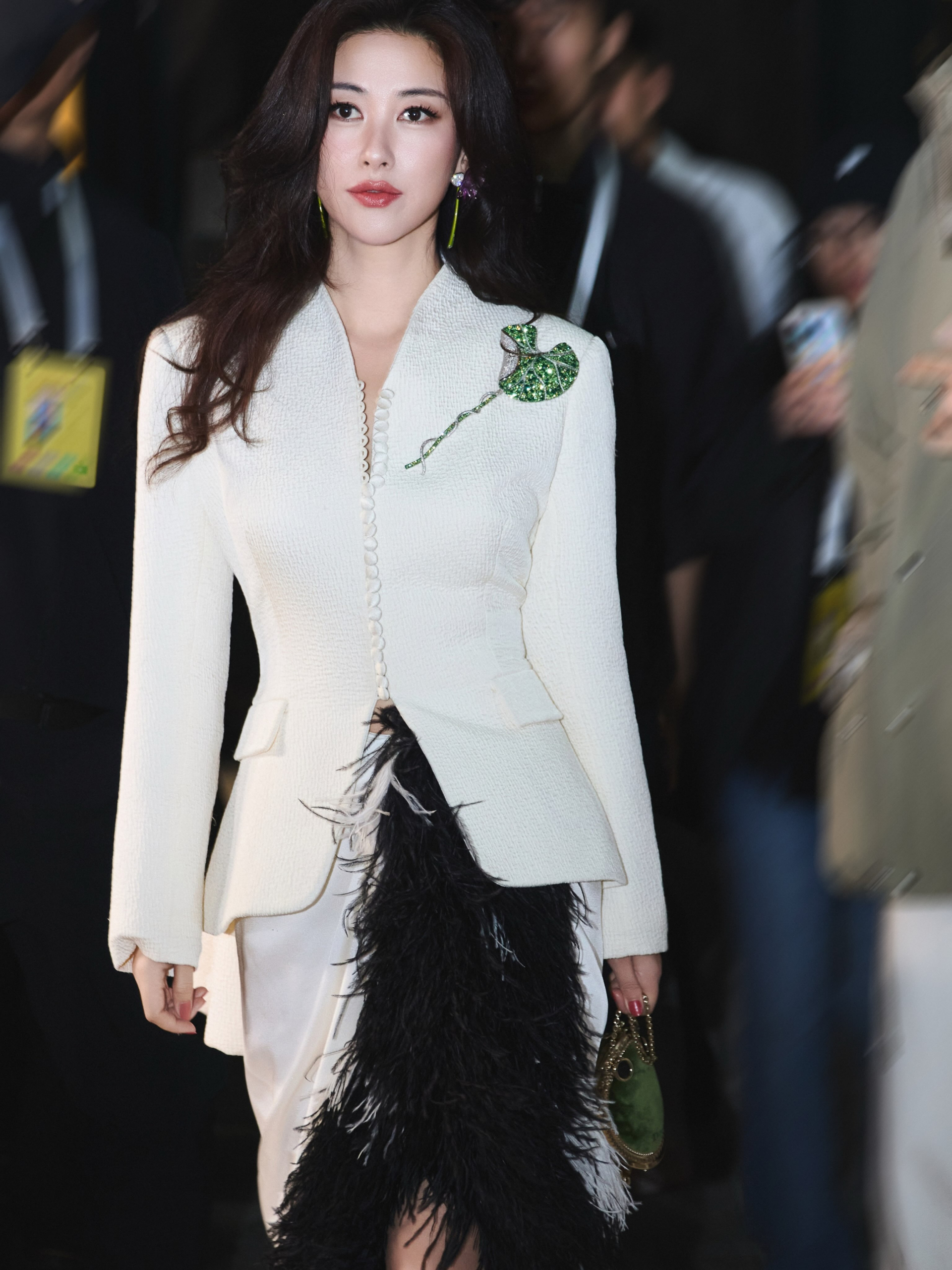 Showbiz mới c&oacute; mỹ nh&acirc;n 42 tuổi xứng danh tiểu thư Dior, đẹp cỡ Lưu Diệc Phi cũng phải nhường phần- Ảnh 3.