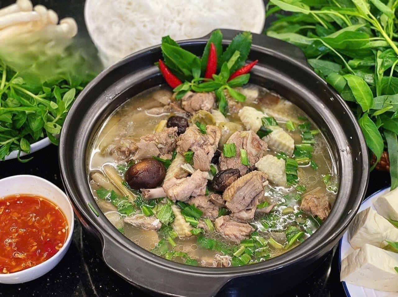 Tại sao cứ v&agrave;o m&ugrave;a thu, thịt vịt lại được ưu &aacute;i khuy&ecirc;n ăn đều? - Ảnh 1.