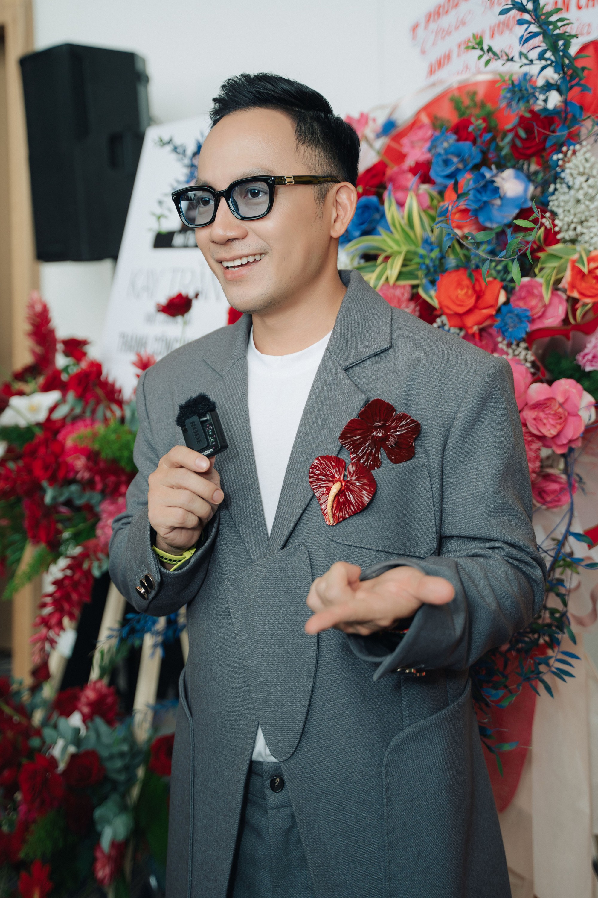 Rapper đ&igrave;nh đ&aacute;m 1 thời giờ đi b&aacute;n c&agrave; ph&ecirc; ở TP HCM, phải tự xoay xở đủ việc- Ảnh 3.