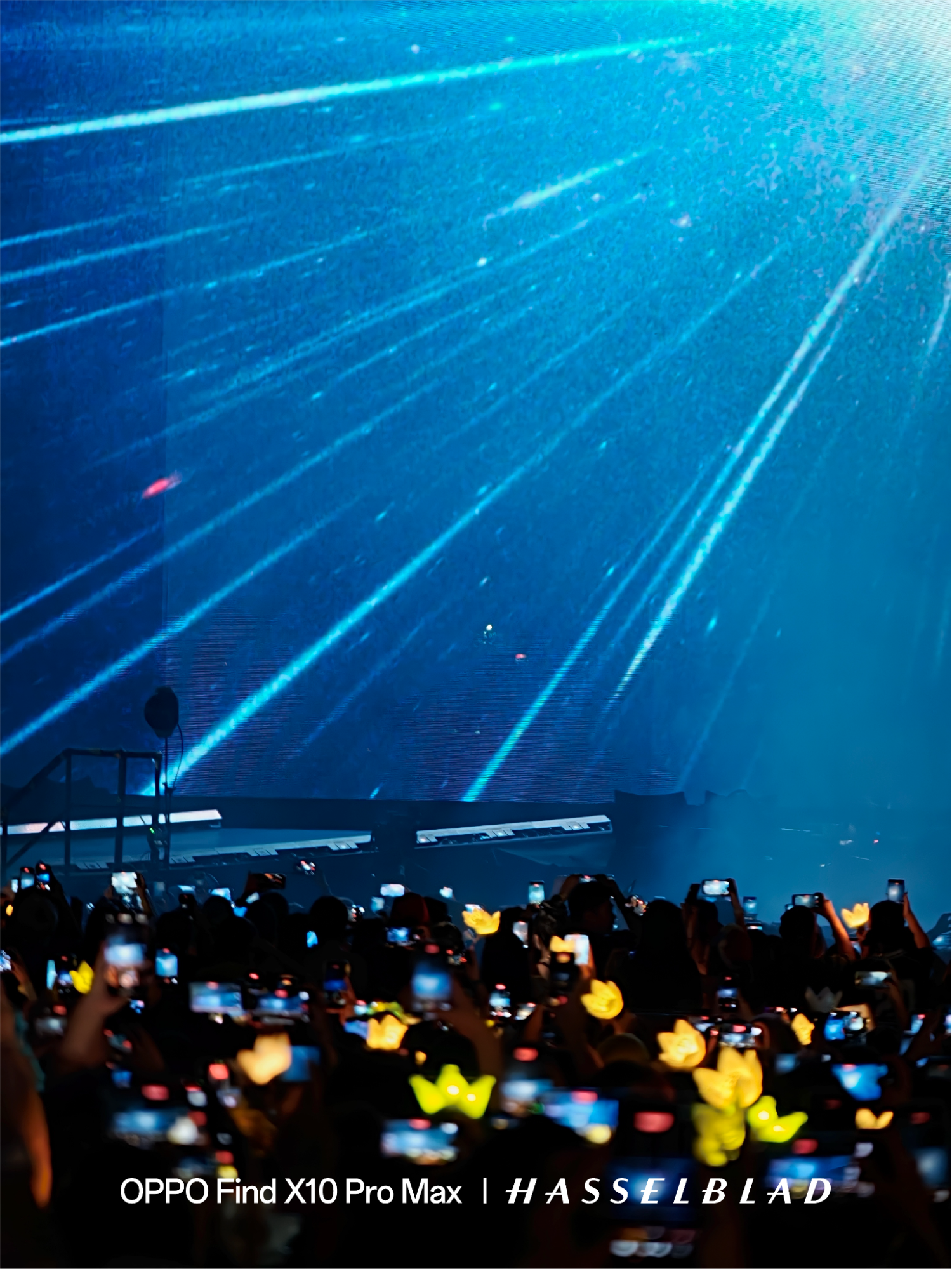 Sắc m&agrave;u show diễn BIGBANG ở Mỹ Đ&igrave;nh: 2 đ&ecirc;m H&agrave; Nội b&ugrave;ng nổ, chụp bằng điện thoại vẫn zoom cận mặt G-Dragon, Taeyang, Daesung- Ảnh 1.