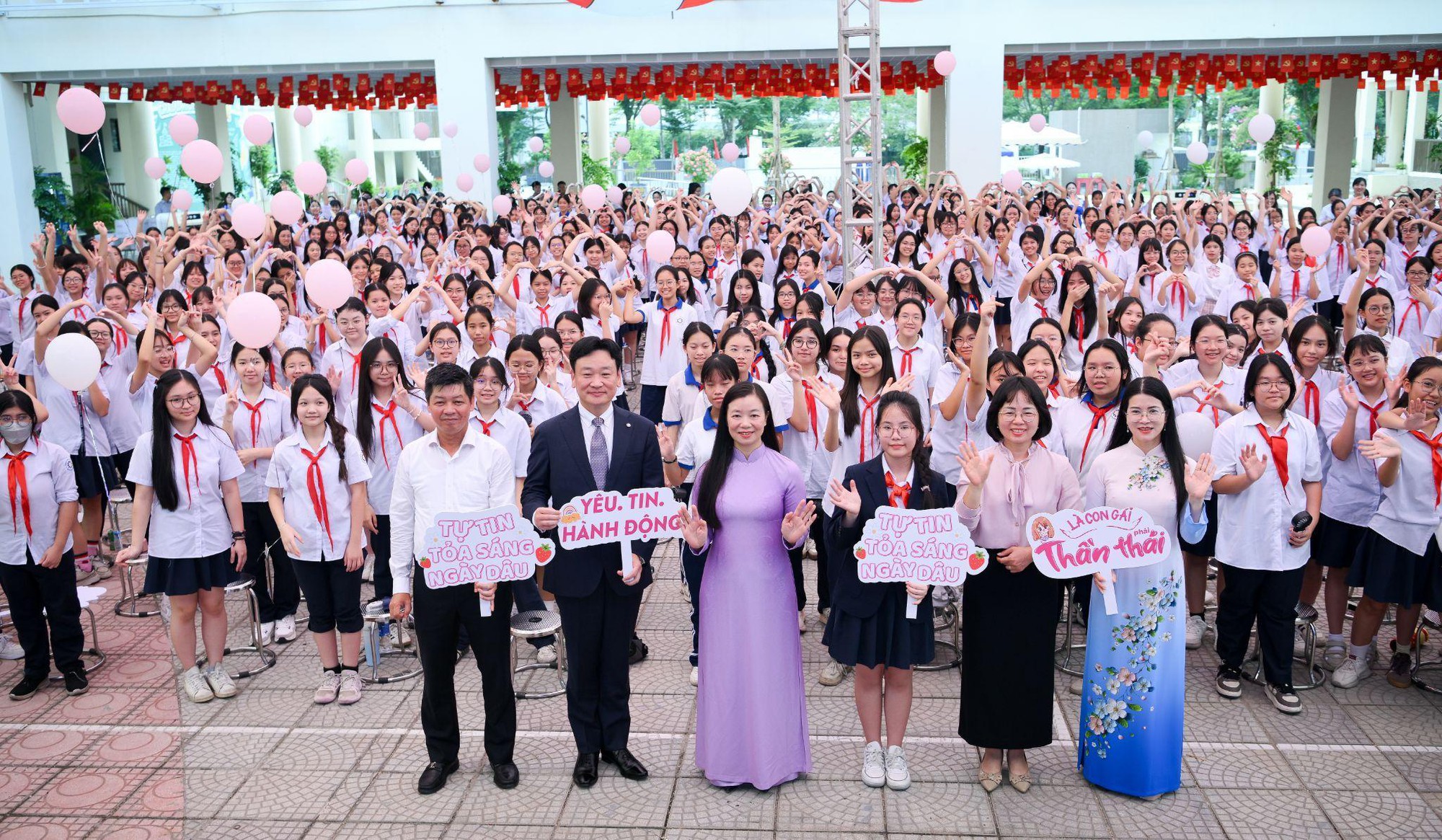 &rlm;&ldquo;L&agrave; Con G&aacute;i Thật Tuyệt&rdquo; 2026: Diana tiếp sức nữ sinh Việt tự tin trưởng th&agrave;nh&rlm; - Ảnh 2.