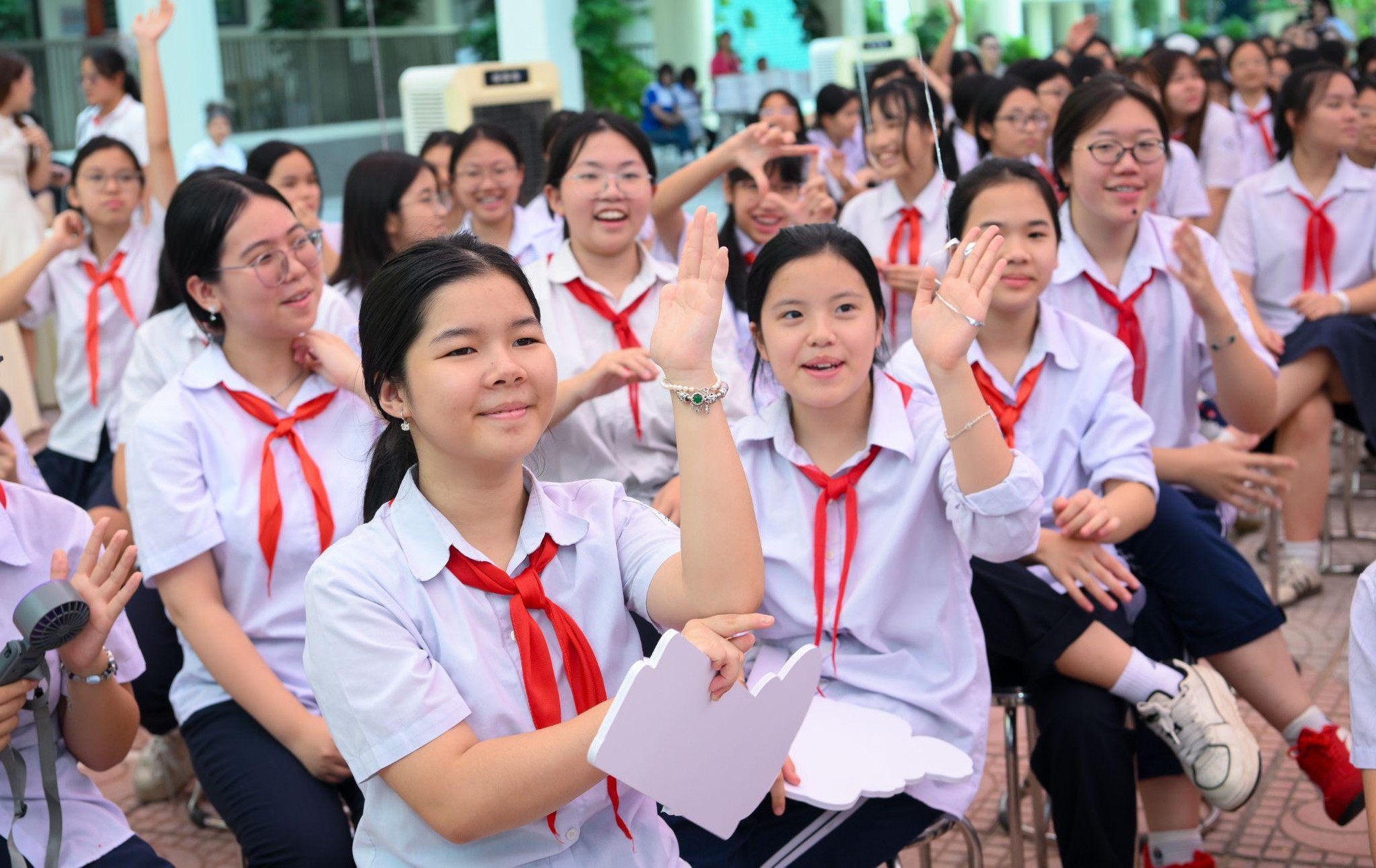 &rlm;&ldquo;L&agrave; Con G&aacute;i Thật Tuyệt&rdquo; 2026: Diana tiếp sức nữ sinh Việt tự tin trưởng th&agrave;nh&rlm; - Ảnh 8.