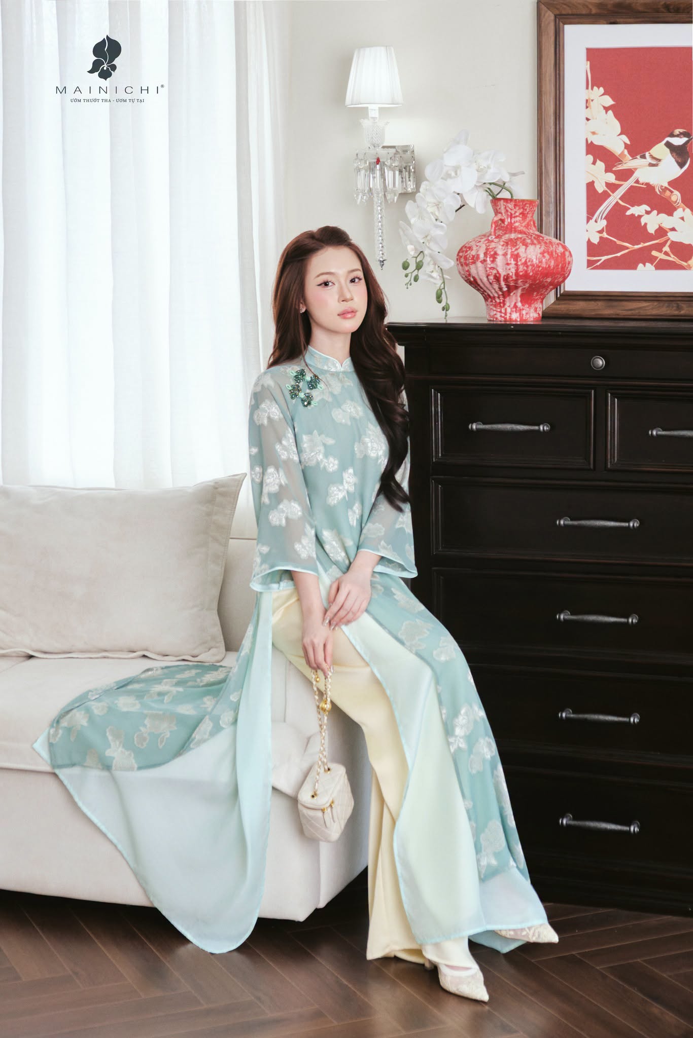 Hé lộ những thiết kế áo dài hứa hẹn lên ngôi Tết 2027: Có một kiểu "nàng thơ" yêu kiều, càng nhìn càng mê- Ảnh 6.