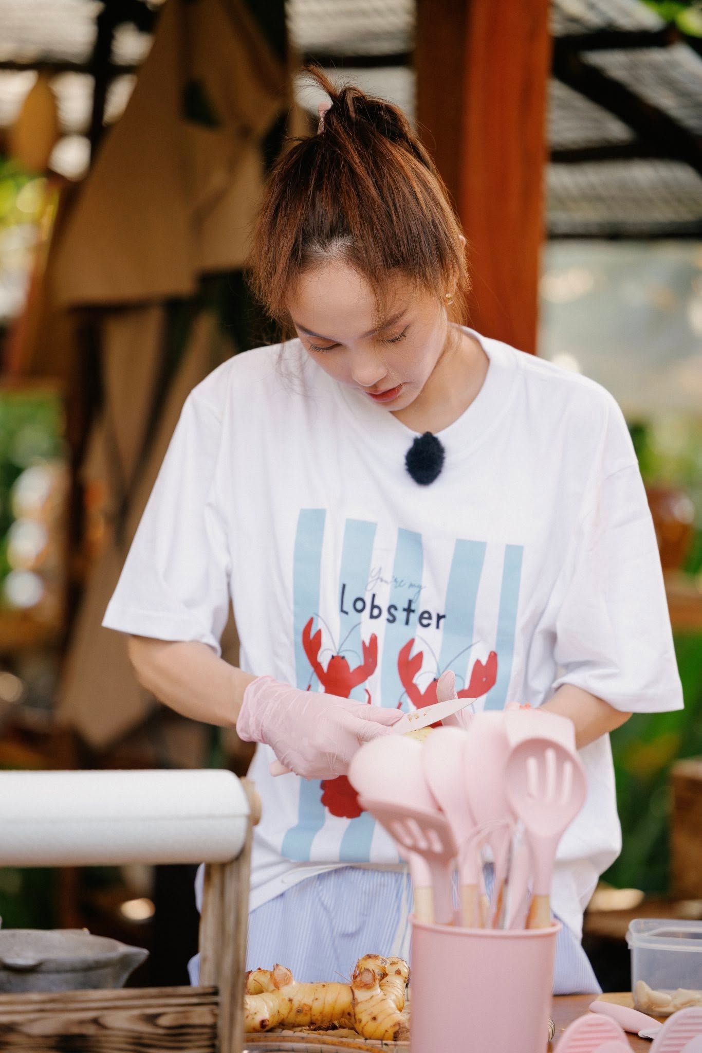 M&acirc;m cơm nh&agrave; của Minh Hằng v&agrave; CEO c&ocirc;ng ty dệt- Ảnh 10.