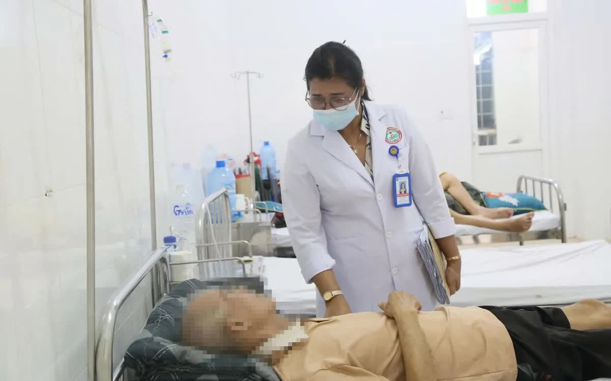 Cảnh gi&aacute;c với bệnh Whitmore sau tiếp x&uacute;c với đất, b&ugrave;n, nước bẩn - Ảnh 1.