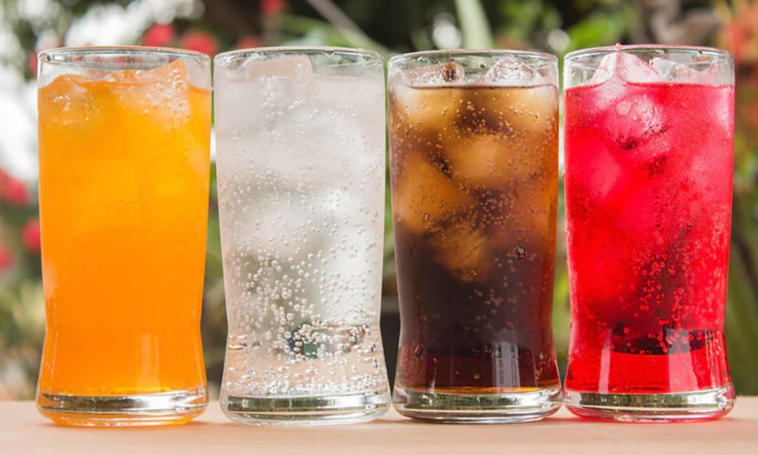 B&eacute; trai 14 tuổi đ&atilde; suy thận, b&aacute;c sĩ cảnh b&aacute;o 3 m&oacute;n quen thuộc "vạn người m&ecirc;" - Ảnh 2.
