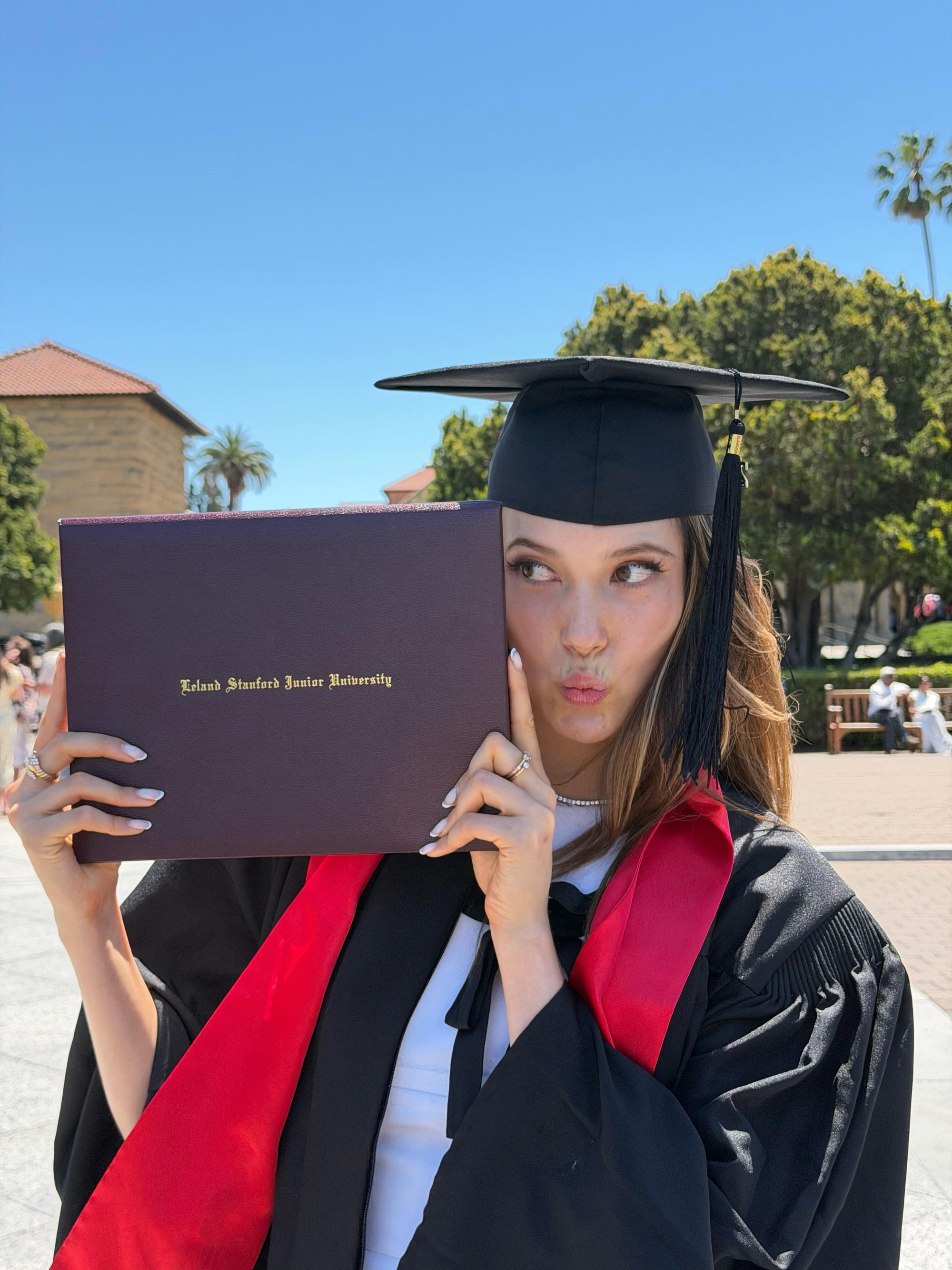 C&ocirc; g&aacute;i SN 2003, vừa tốt nghiệp đại học th&aacute;ng 6/2026 c&oacute; thu nhập gần 600 tỷ/năm- Ảnh 2.
