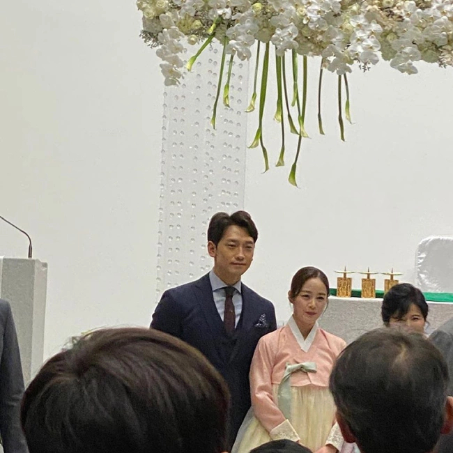 Nh&agrave; Kim Tae Hee c&oacute; th&ecirc;m em b&eacute;- Ảnh 6.