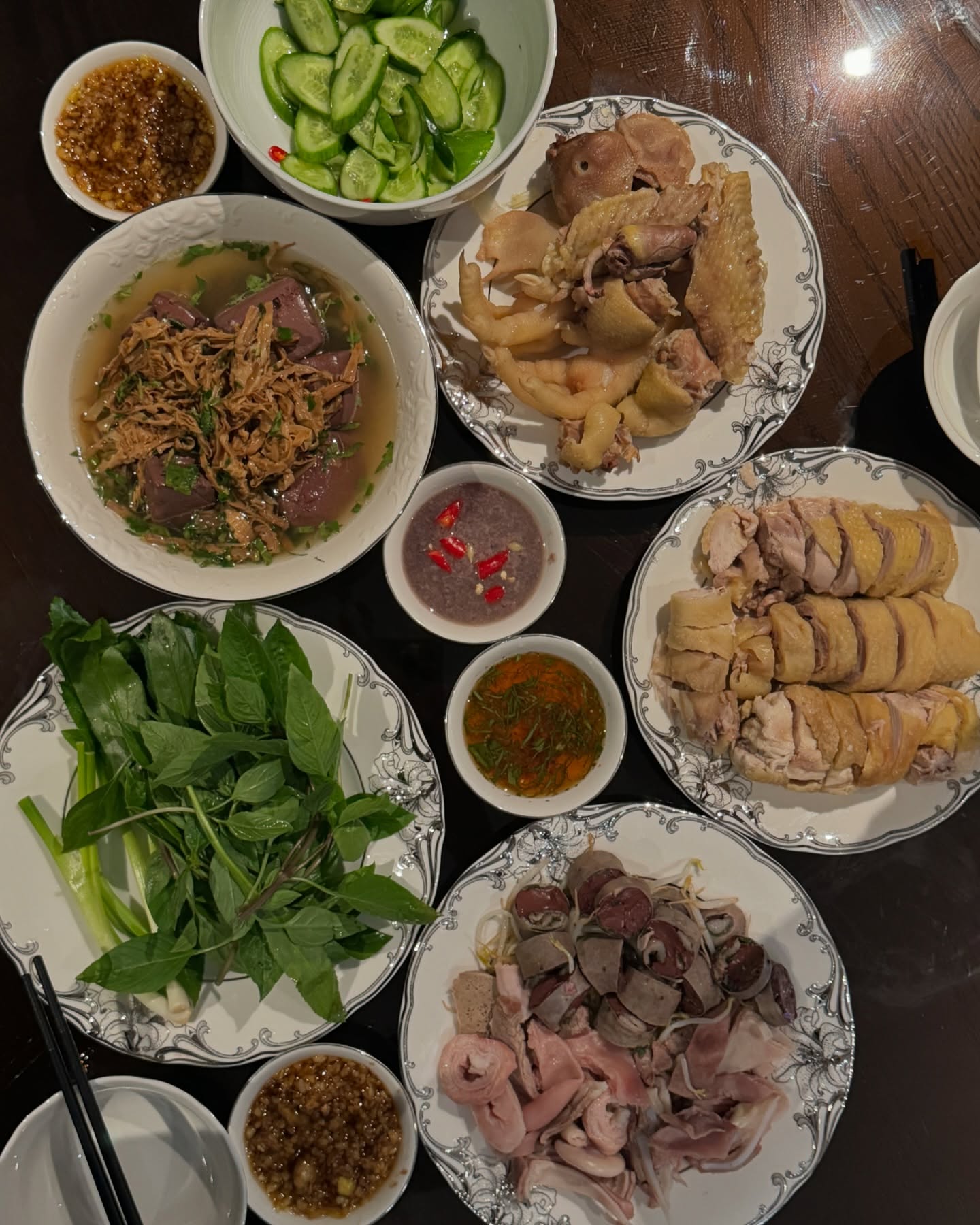 M&acirc;m cơm nh&agrave; của c&ocirc; g&aacute;i SN 2000 qu&ecirc; Cao Bằng, học vượt từ cử nh&acirc;n l&ecirc;n Tiến sĩ- Ảnh 3.