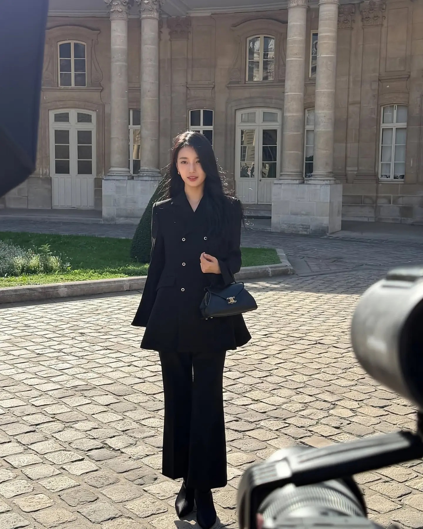 Đại hội gái xinh show Celine: Suzy và nữ chính Đầu Xuân Tươi Sáng đơn giản vẫn sang!- Ảnh 1.