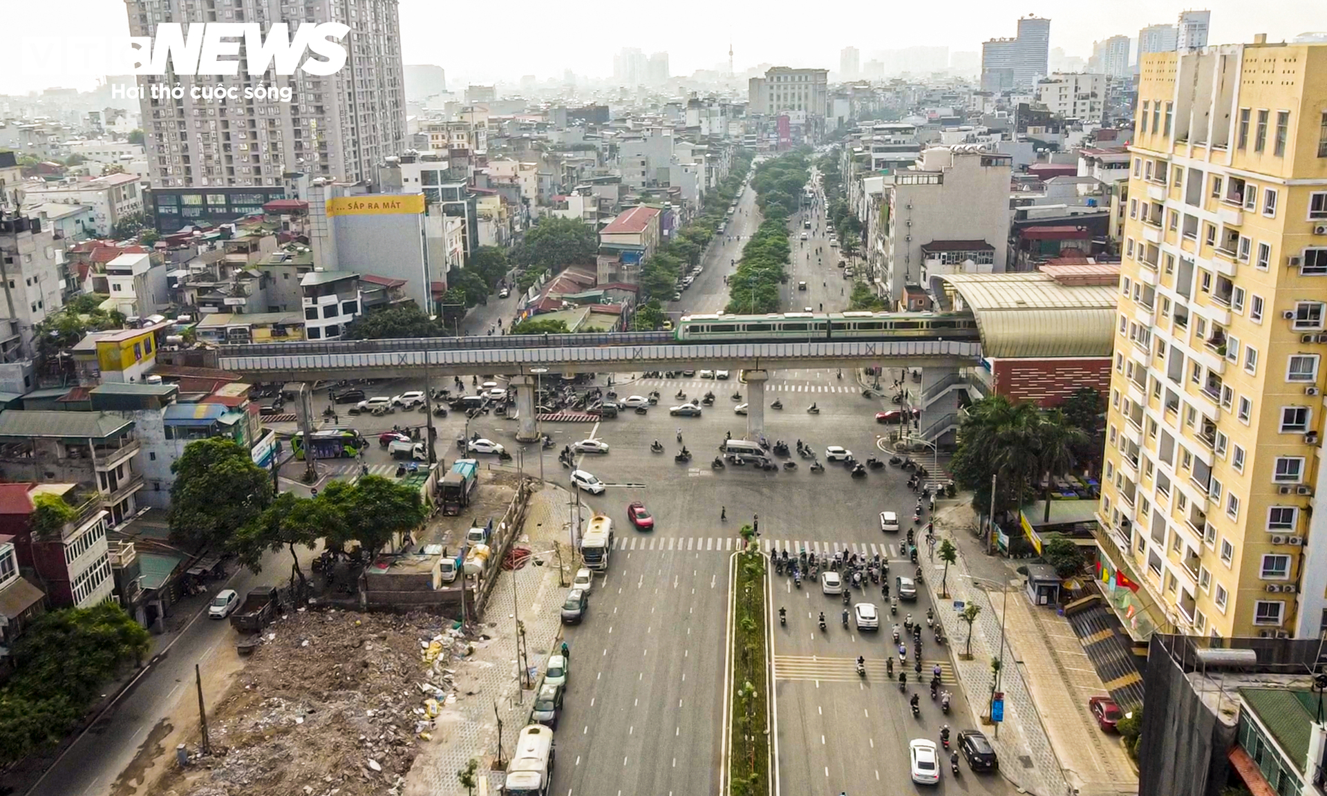 B&atilde;i đỗ xe 4 mặt tiền giữa V&agrave;nh đai 1 H&agrave; Nội dần th&agrave;nh h&igrave;nh- Ảnh 2.