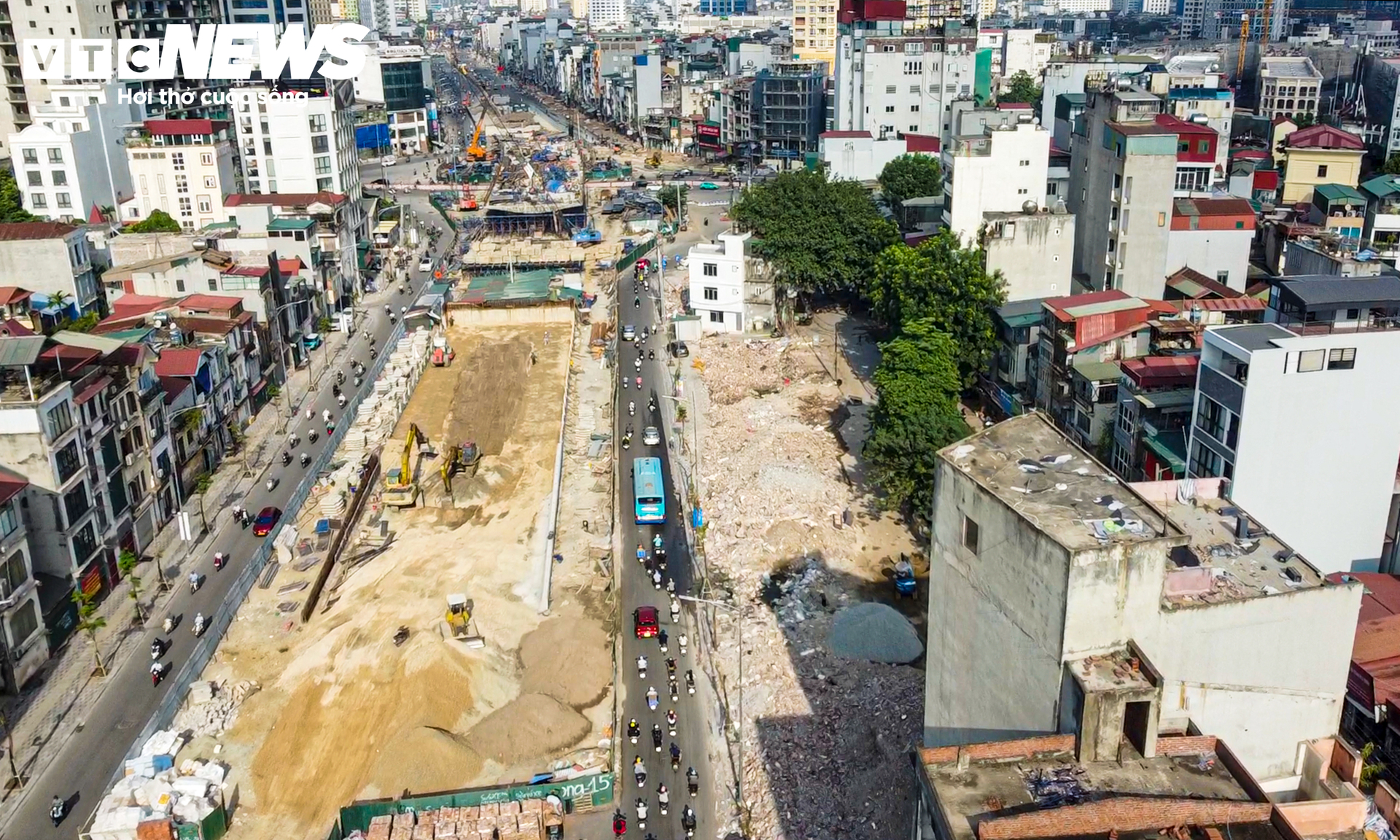 B&atilde;i đỗ xe 4 mặt tiền giữa V&agrave;nh đai 1 H&agrave; Nội dần th&agrave;nh h&igrave;nh- Ảnh 11.