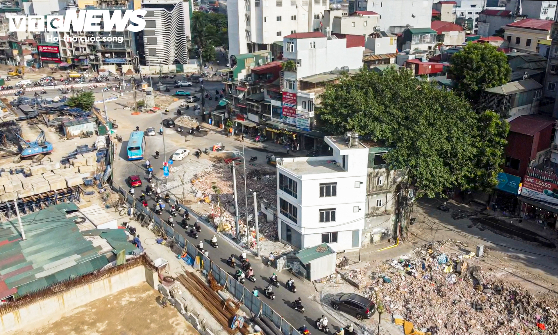 B&atilde;i đỗ xe 4 mặt tiền giữa V&agrave;nh đai 1 H&agrave; Nội dần th&agrave;nh h&igrave;nh- Ảnh 13.
