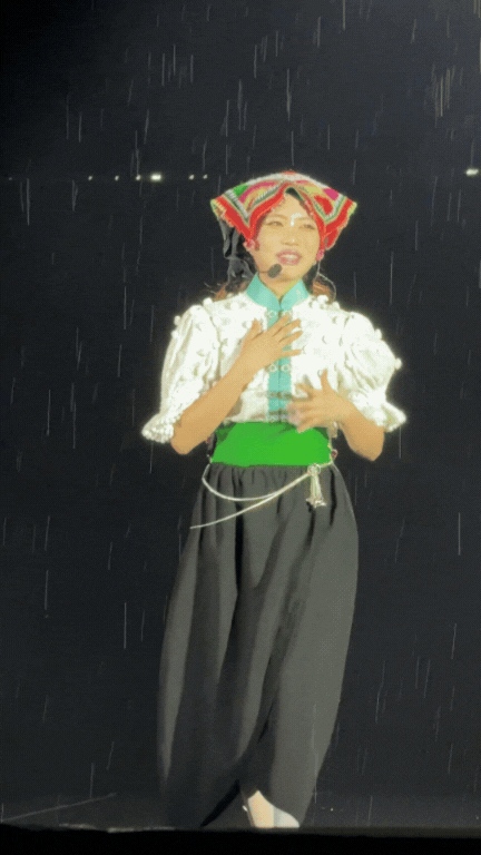 Phương Mỹ Chi đội chiếc khăn pi&ecirc;u, thẳng thắn n&oacute;i về tranh c&atilde;i &ldquo;l&agrave;m buồn l&ograve;ng kh&aacute;n giả&rdquo;- Ảnh 3.