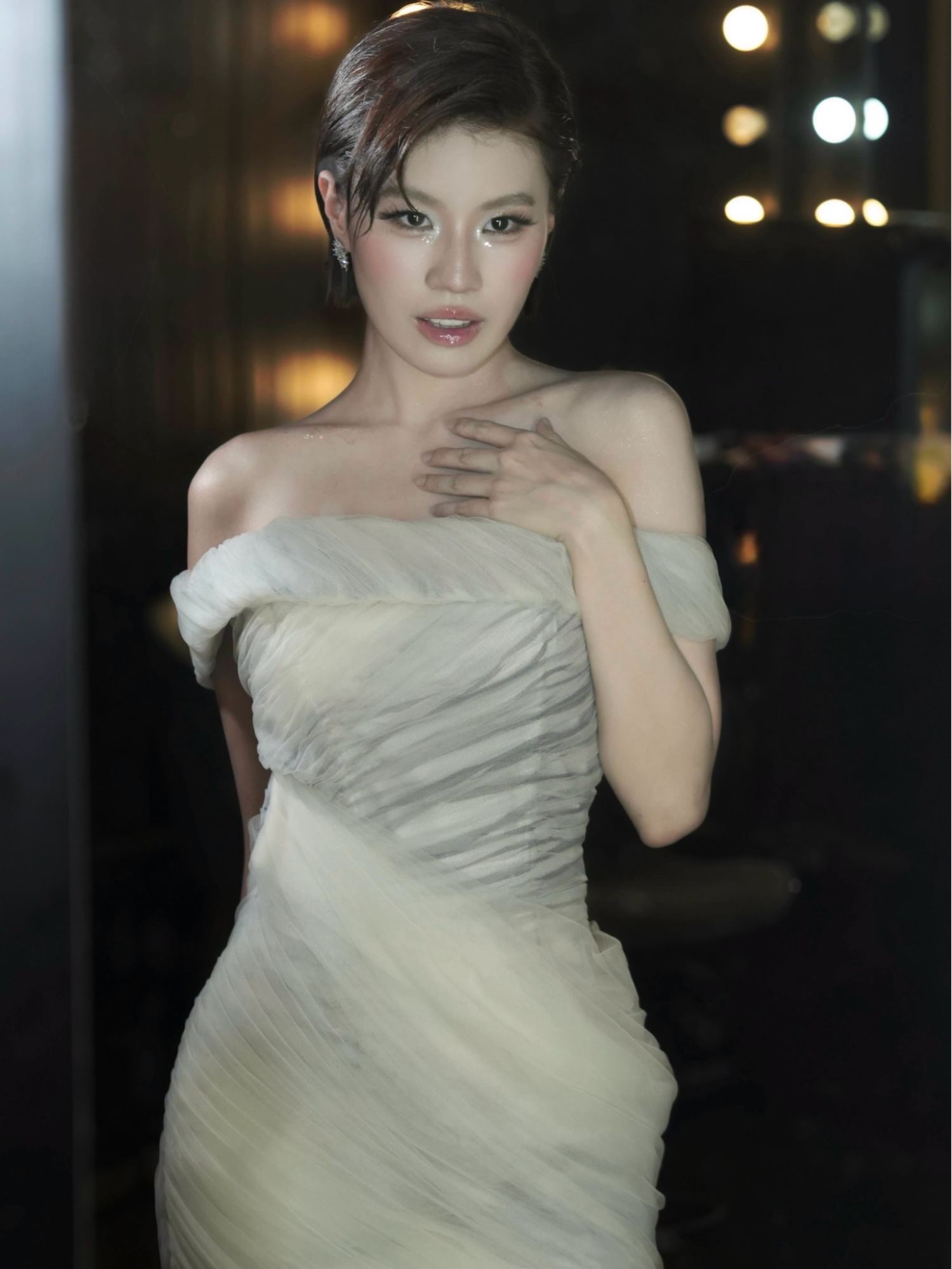Ca sĩ Việt vừa l&ecirc;n ng&ocirc;i &Aacute; hậu Miss Universe: C&oacute; hit to&agrave;n cầu c&ograve;n đ&oacute;ng phim trăm tỷ, tiểu thuyết cũng kh&ocirc;ng d&aacute;m viết- Ảnh 8.