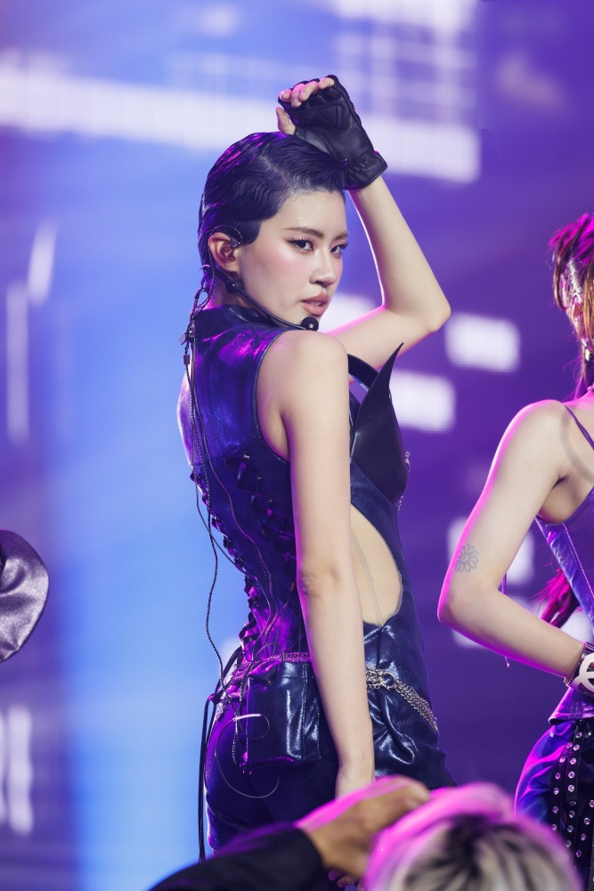Ca sĩ Việt vừa l&ecirc;n ng&ocirc;i &Aacute; hậu Miss Universe: C&oacute; hit to&agrave;n cầu c&ograve;n đ&oacute;ng phim trăm tỷ, tiểu thuyết cũng kh&ocirc;ng d&aacute;m viết- Ảnh 5.