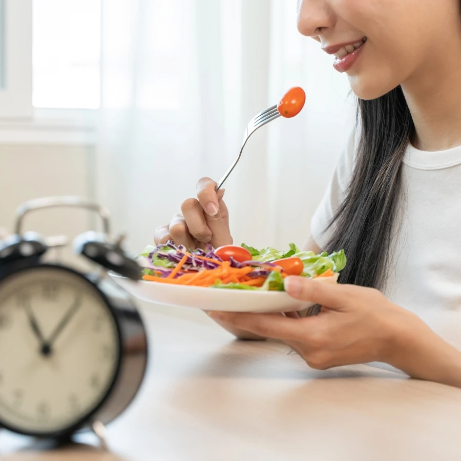 Chưa từng nặng qu&aacute; 45kg, T&ocirc;n Lệ g&acirc;y ch&uacute; &yacute; với phương ph&aacute;p giảm c&acirc;n bằng &ldquo;bữa ăn sạch&rdquo;: Chồng &aacute;p dụng 3 tuần, v&ograve;ng eo giảm 4cm? - Ảnh 4.