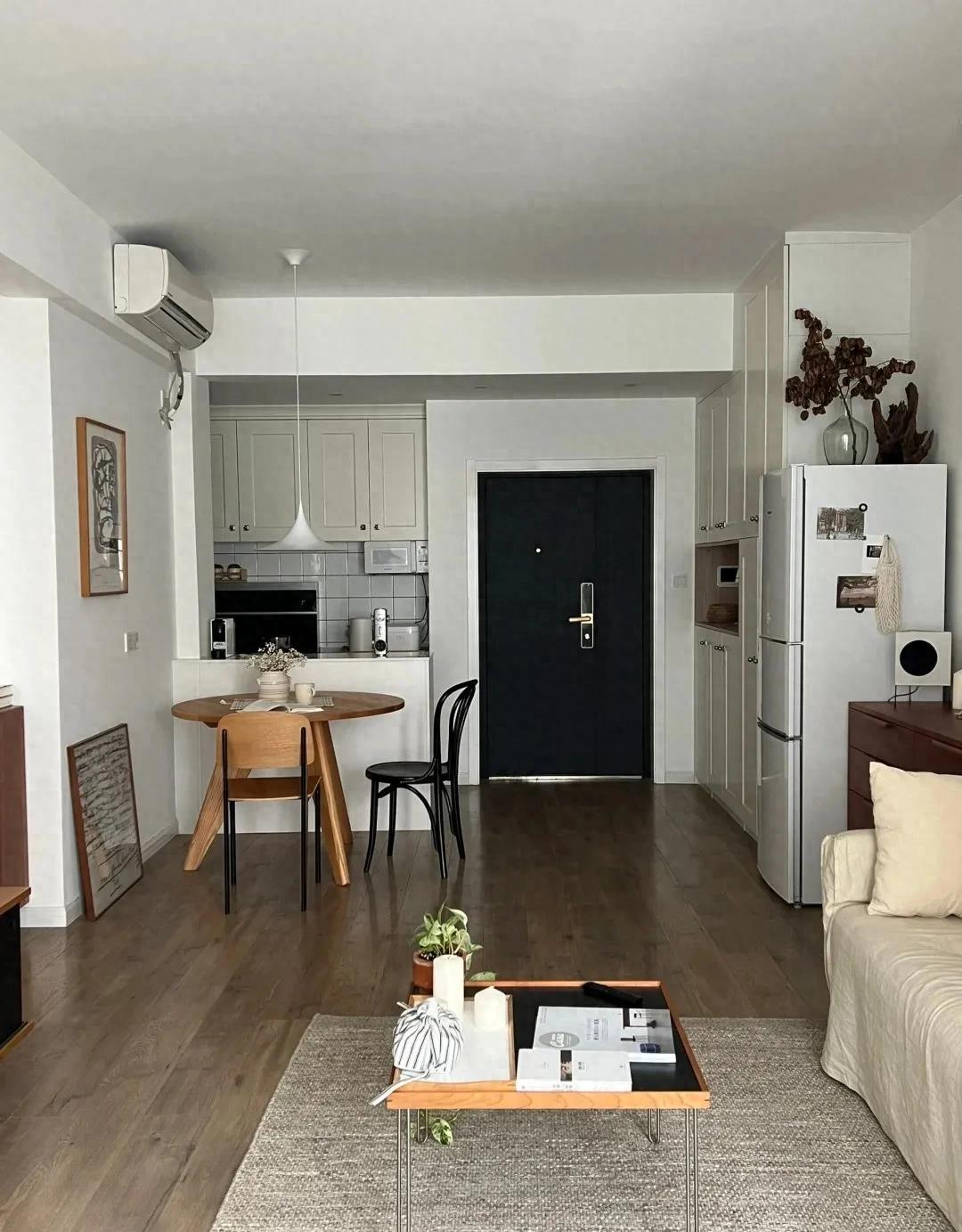 Người phụ nữ trung ni&ecirc;n sống một m&igrave;nh trong căn hộ 60m&sup2;: Nh&agrave; kh&ocirc;ng lớn nhưng g&oacute;c n&agrave;o cũng khiến người kh&aacute;c ao ước- Ảnh 1.