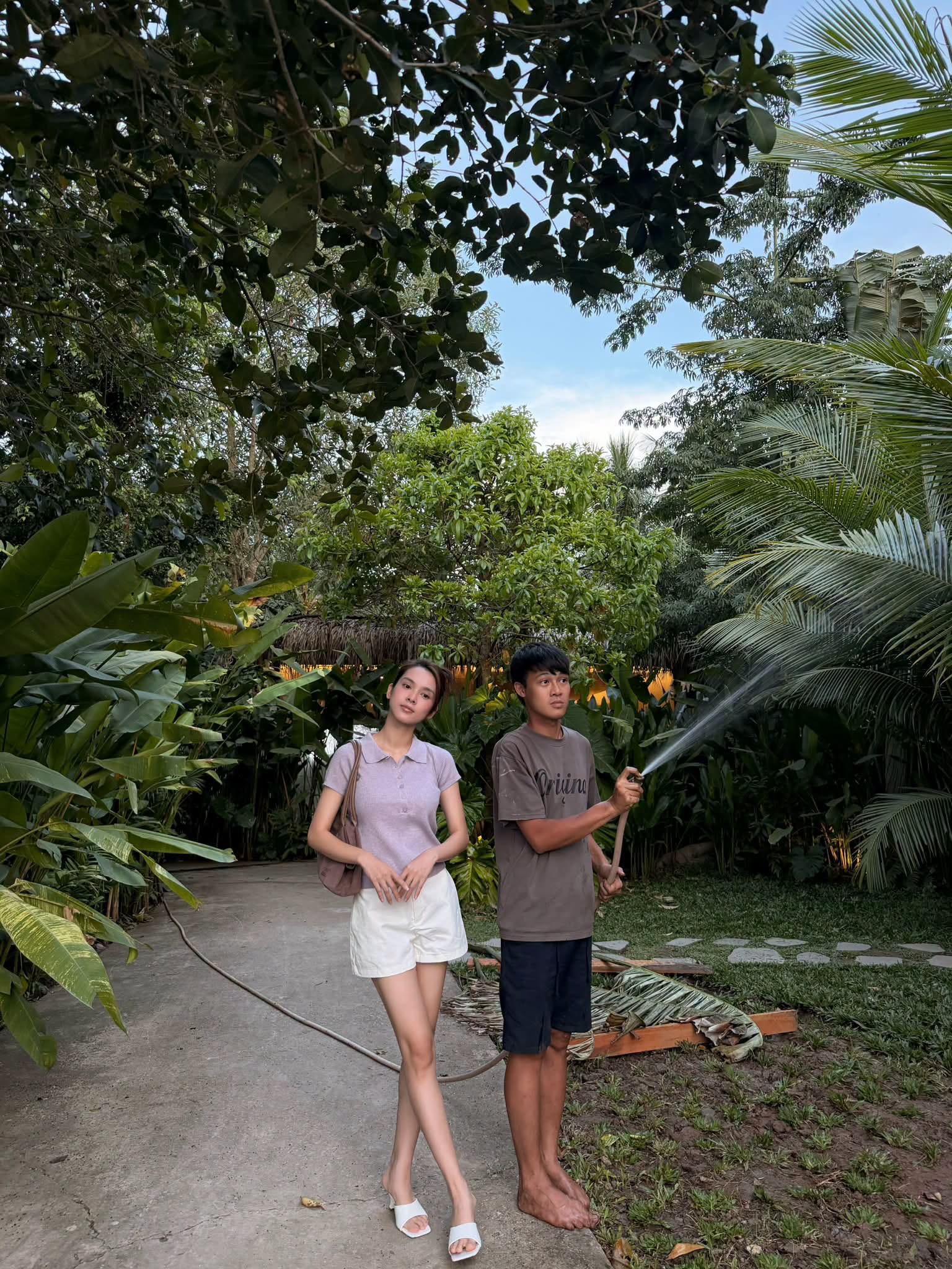Mẹ đơn th&acirc;n Ph&uacute; Thọ lấy chồng thiếu gia: Sống trong resort ngh&igrave;n tỷ nhưng kh&ocirc;ng khoe đồng hồ, xe sang m&agrave; lại say sưa review ph&acirc;n b&oacute;n- Ảnh 3.