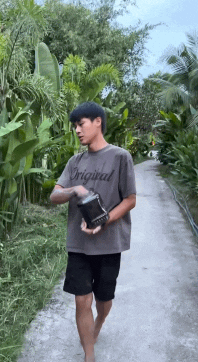Mẹ đơn th&acirc;n Ph&uacute; Thọ lấy chồng thiếu gia: Sống trong resort ngh&igrave;n tỷ nhưng kh&ocirc;ng khoe đồng hồ, xe sang m&agrave; lại say sưa review ph&acirc;n b&oacute;n- Ảnh 7.