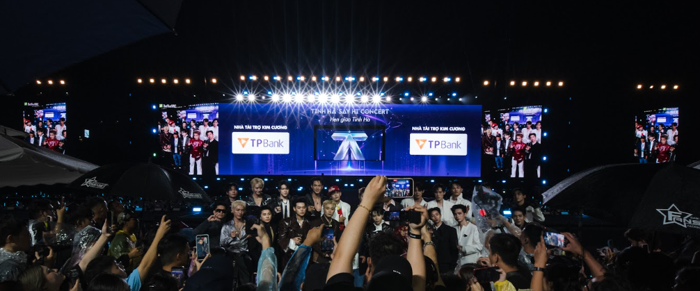 Kim chủ TPBank chịu chi: Đưa khách hàng đến Las Vegas gặp gỡ dàn Anh Trai và Em Xinh - Ảnh 3.