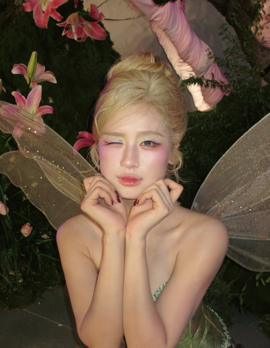 B&iacute; lời khen trước m&agrave;n cosplay "ti&ecirc;n xanh" của hot girl tạp h&oacute;a- Ảnh 7.
