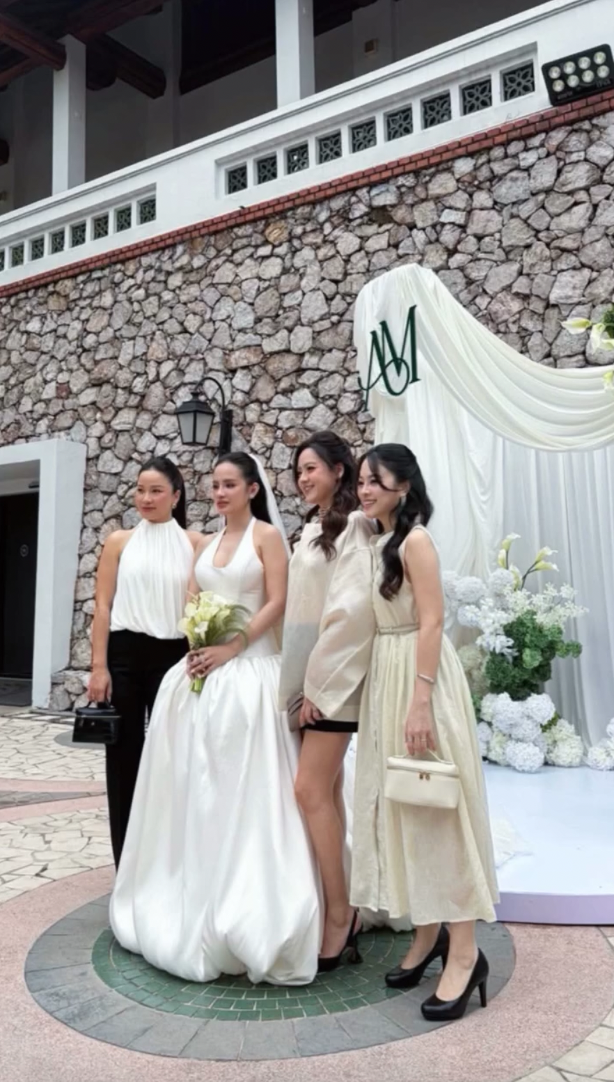 Đám cưới kín đáo của Vương Anh Ole và vợ hơn 5 tuổi- Ảnh 6.