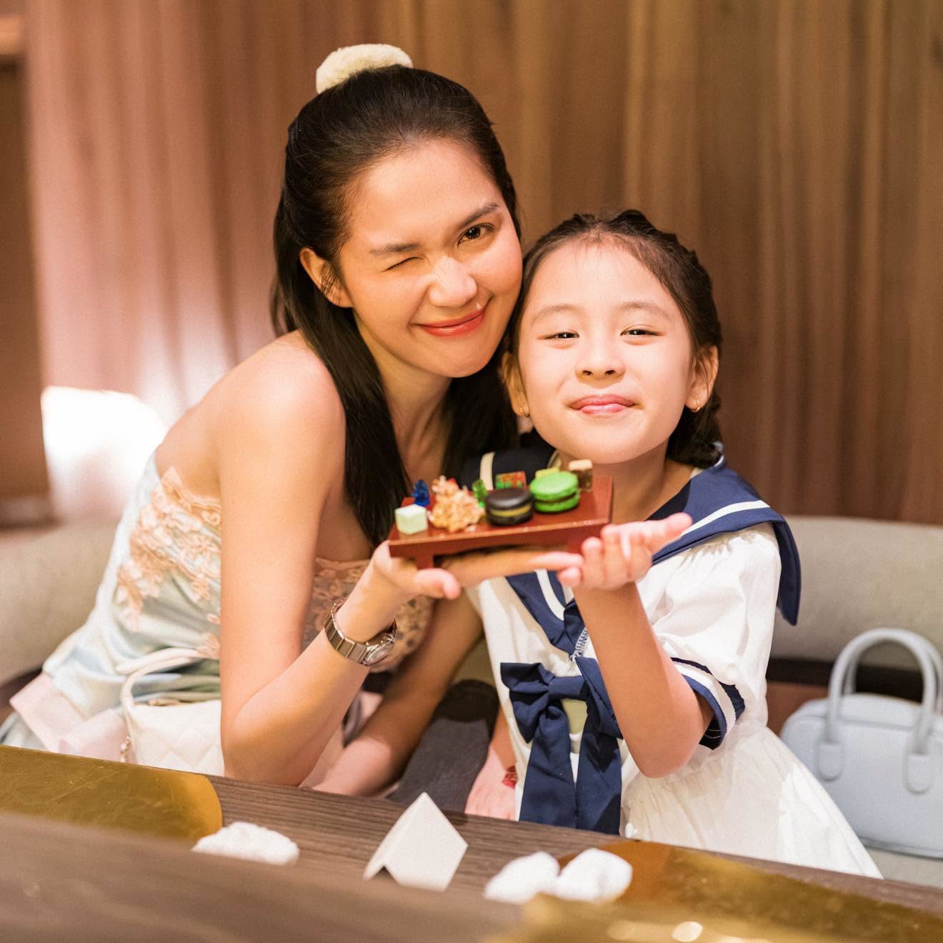 C&ocirc; con g&aacute;i 7 tuổi của Ngọc Trinh- Ảnh 3.