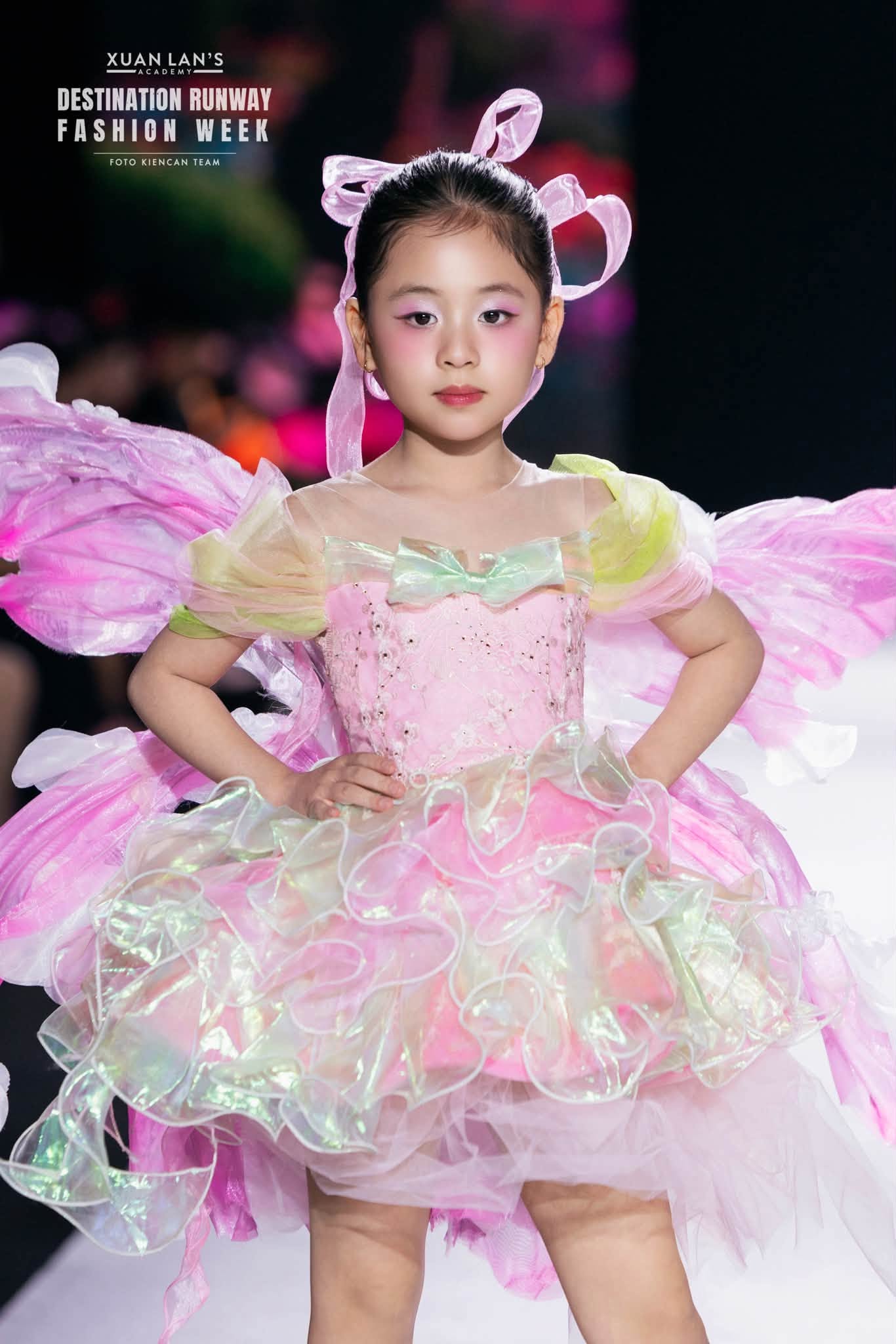 C&ocirc; con g&aacute;i 7 tuổi của Ngọc Trinh- Ảnh 6.