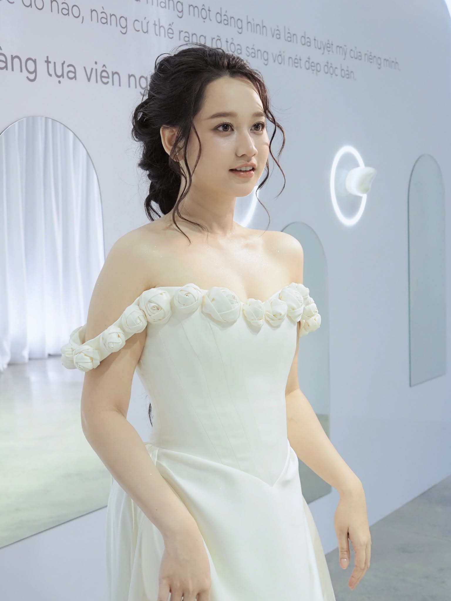C&ocirc; g&aacute;i c&oacute; đ&ocirc;i mắt vạn người m&ecirc; mất t&iacute;ch 5 năm ai cũng tiếc nuối, nay "lột x&aacute;c" xuất hiện g&acirc;y n&aacute;o loạn- Ảnh 5.